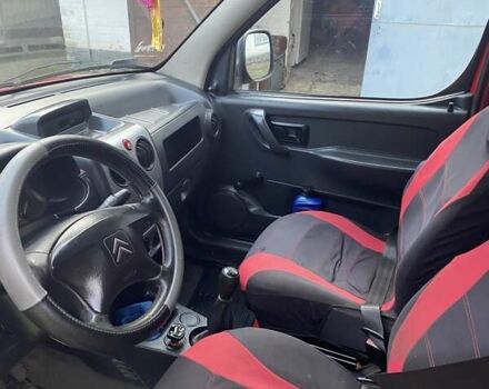 Красный Ситроен Берлинго, объемом двигателя 1.6 л и пробегом 217 тыс. км за 2300 $, фото 6 на Automoto.ua