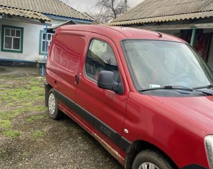 Красный Ситроен Берлинго, объемом двигателя 1.6 л и пробегом 217 тыс. км за 2300 $, фото 1 на Automoto.ua