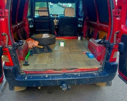 Красный Ситроен Берлинго, объемом двигателя 1.4 л и пробегом 487 тыс. км за 2300 $, фото 5 на Automoto.ua