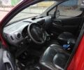 Красный Ситроен Берлинго, объемом двигателя 1.6 л и пробегом 250 тыс. км за 4500 $, фото 6 на Automoto.ua