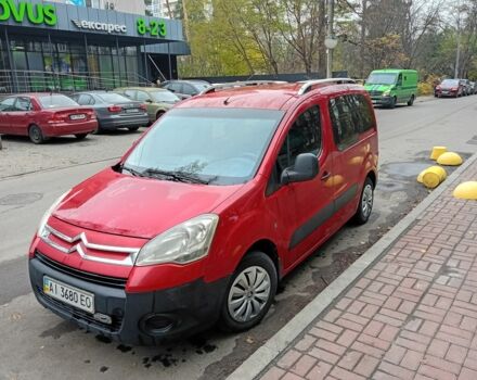 Красный Ситроен Берлинго, объемом двигателя 1.6 л и пробегом 250 тыс. км за 4500 $, фото 1 на Automoto.ua
