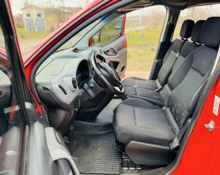 Красный Ситроен Берлинго, объемом двигателя 1.6 л и пробегом 87 тыс. км за 8300 $, фото 6 на Automoto.ua