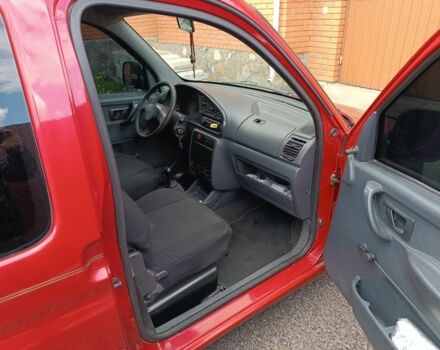 Красный Ситроен Берлинго, объемом двигателя 1.9 л и пробегом 350 тыс. км за 2400 $, фото 4 на Automoto.ua