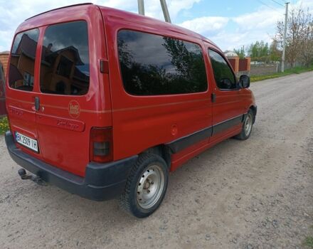 Красный Ситроен Берлинго, объемом двигателя 1.9 л и пробегом 350 тыс. км за 2400 $, фото 2 на Automoto.ua