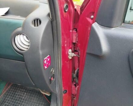 Красный Ситроен Берлинго, объемом двигателя 1.6 л и пробегом 290 тыс. км за 3500 $, фото 7 на Automoto.ua