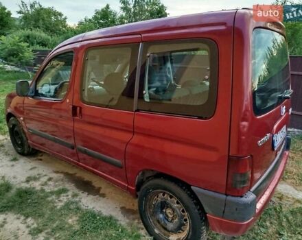 Красный Ситроен Берлинго, объемом двигателя 1.6 л и пробегом 290 тыс. км за 3500 $, фото 17 на Automoto.ua