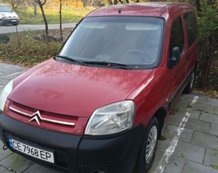 Красный Ситроен Берлинго, объемом двигателя 2 л и пробегом 330 тыс. км за 4000 $, фото 1 на Automoto.ua