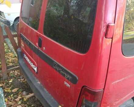 Красный Ситроен Берлинго, объемом двигателя 2 л и пробегом 330 тыс. км за 4000 $, фото 3 на Automoto.ua