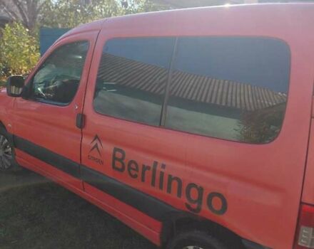 Красный Ситроен Берлинго, объемом двигателя 1.56 л и пробегом 300 тыс. км за 3800 $, фото 2 на Automoto.ua