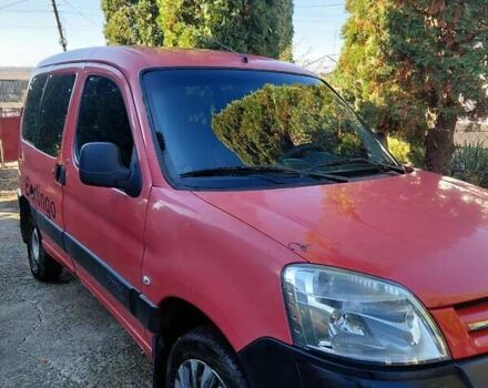 Красный Ситроен Берлинго, объемом двигателя 1.56 л и пробегом 300 тыс. км за 3800 $, фото 1 на Automoto.ua
