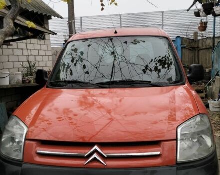 Красный Ситроен Берлинго, объемом двигателя 1.6 л и пробегом 250 тыс. км за 3300 $, фото 3 на Automoto.ua