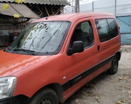 Красный Ситроен Берлинго, объемом двигателя 1.6 л и пробегом 250 тыс. км за 3300 $, фото 1 на Automoto.ua