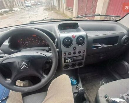 Красный Ситроен Берлинго, объемом двигателя 1.6 л и пробегом 300 тыс. км за 3300 $, фото 13 на Automoto.ua