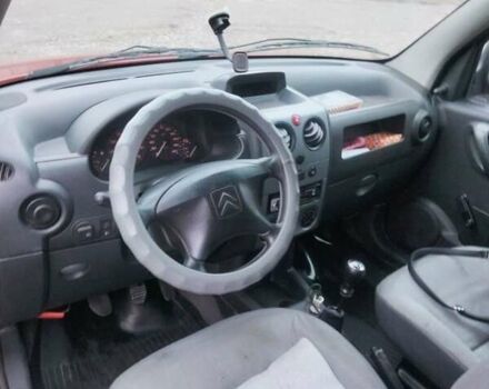 Красный Ситроен Берлинго, объемом двигателя 1.4 л и пробегом 202 тыс. км за 2500 $, фото 2 на Automoto.ua