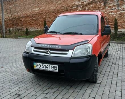Красный Ситроен Берлинго, объемом двигателя 1.6 л и пробегом 220 тыс. км за 3450 $, фото 1 на Automoto.ua