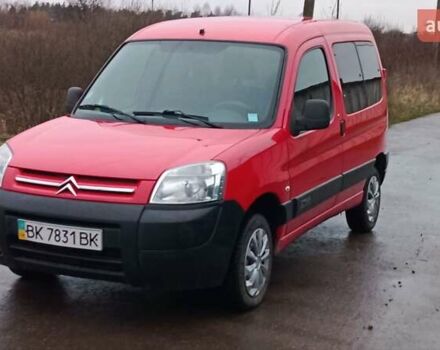 Красный Ситроен Берлинго, объемом двигателя 1.6 л и пробегом 204 тыс. км за 3850 $, фото 7 на Automoto.ua