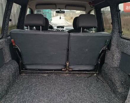 Красный Ситроен Берлинго, объемом двигателя 1.6 л и пробегом 204 тыс. км за 3850 $, фото 50 на Automoto.ua