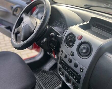 Красный Ситроен Берлинго, объемом двигателя 1.6 л и пробегом 245 тыс. км за 4999 $, фото 14 на Automoto.ua