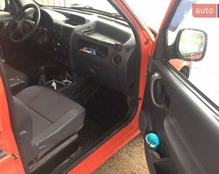 Червоний Сітроен Берлінго, об'ємом двигуна 1.56 л та пробігом 286 тис. км за 3200 $, фото 6 на Automoto.ua