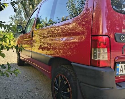 Красный Ситроен Берлинго, объемом двигателя 1.56 л и пробегом 243 тыс. км за 4800 $, фото 5 на Automoto.ua