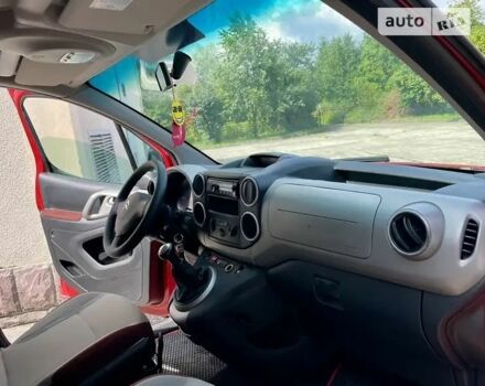 Красный Ситроен Берлинго, объемом двигателя 1.6 л и пробегом 255 тыс. км за 6000 $, фото 6 на Automoto.ua
