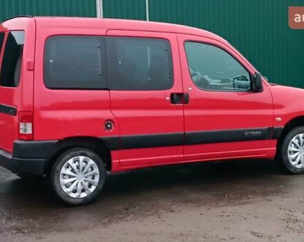 Красный Ситроен Берлинго, объемом двигателя 1.6 л и пробегом 204 тыс. км за 3850 $, фото 20 на Automoto.ua