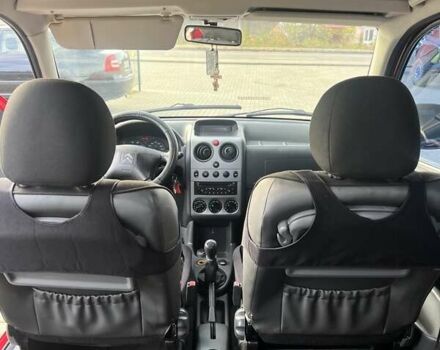 Красный Ситроен Берлинго, объемом двигателя 1.6 л и пробегом 245 тыс. км за 4999 $, фото 15 на Automoto.ua