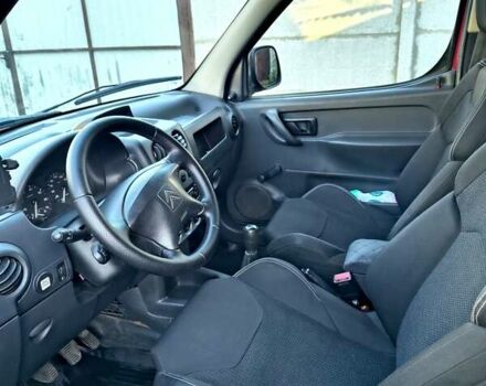 Красный Ситроен Берлинго, объемом двигателя 1.56 л и пробегом 243 тыс. км за 4800 $, фото 18 на Automoto.ua