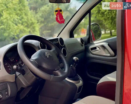 Червоний Сітроен Берлінго, об'ємом двигуна 1.56 л та пробігом 255 тис. км за 6000 $, фото 11 на Automoto.ua