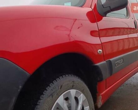 Красный Ситроен Берлинго, объемом двигателя 1.6 л и пробегом 204 тыс. км за 3850 $, фото 31 на Automoto.ua