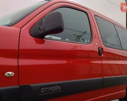 Красный Ситроен Берлинго, объемом двигателя 1.6 л и пробегом 204 тыс. км за 3850 $, фото 41 на Automoto.ua