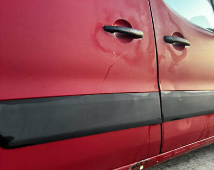 Красный Ситроен Берлинго, объемом двигателя 1.6 л и пробегом 286 тыс. км за 3850 $, фото 5 на Automoto.ua