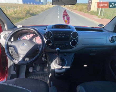 Красный Ситроен Берлинго, объемом двигателя 1.6 л и пробегом 214 тыс. км за 5500 $, фото 3 на Automoto.ua