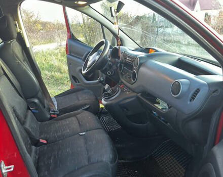 Красный Ситроен Берлинго, объемом двигателя 1.6 л и пробегом 286 тыс. км за 3850 $, фото 8 на Automoto.ua