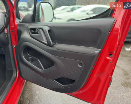Красный Ситроен Берлинго, объемом двигателя 1.56 л и пробегом 238 тыс. км за 6700 $, фото 17 на Automoto.ua
