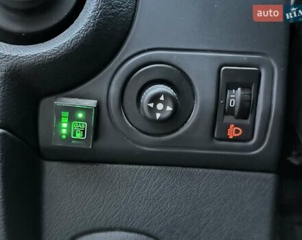 Красный Ситроен Берлинго, объемом двигателя 1.36 л и пробегом 299 тыс. км за 4990 $, фото 18 на Automoto.ua