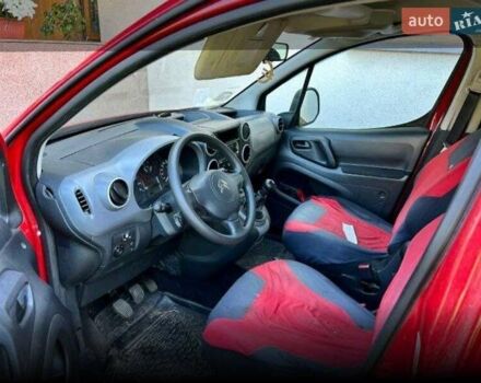 Красный Ситроен Берлинго, объемом двигателя 1.59 л и пробегом 169 тыс. км за 7000 $, фото 5 на Automoto.ua