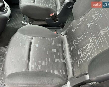 Красный Ситроен Берлинго, объемом двигателя 1.56 л и пробегом 250 тыс. км за 7500 $, фото 10 на Automoto.ua