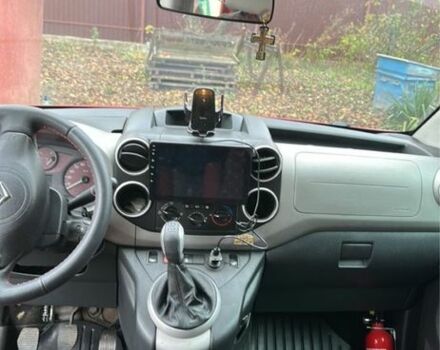 Красный Ситроен Берлинго, объемом двигателя 1.6 л и пробегом 236 тыс. км за 6700 $, фото 2 на Automoto.ua