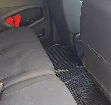 Красный Ситроен Берлинго, объемом двигателя 1.6 л и пробегом 248 тыс. км за 7200 $, фото 8 на Automoto.ua