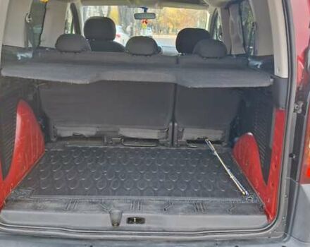 Красный Ситроен Берлинго, объемом двигателя 1.6 л и пробегом 248 тыс. км за 7200 $, фото 7 на Automoto.ua