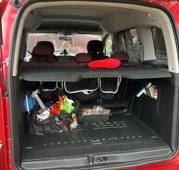 Красный Ситроен Берлинго, объемом двигателя 1.6 л и пробегом 189 тыс. км за 6700 $, фото 5 на Automoto.ua