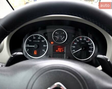 Червоний Сітроен Берлінго, об'ємом двигуна 1.6 л та пробігом 197 тис. км за 8400 $, фото 24 на Automoto.ua