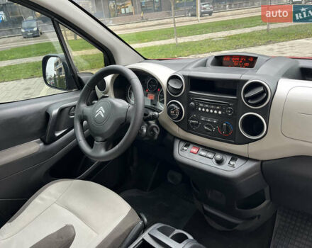 Красный Ситроен Берлинго, объемом двигателя 1.6 л и пробегом 197 тыс. км за 8900 $, фото 19 на Automoto.ua