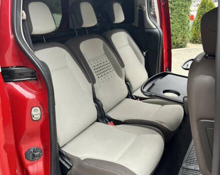 Красный Ситроен Берлинго, объемом двигателя 1.6 л и пробегом 197 тыс. км за 8900 $, фото 12 на Automoto.ua