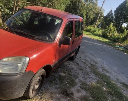 Красный Ситроен Берлинго, объемом двигателя 1.6 л и пробегом 310 тыс. км за 3500 $, фото 1 на Automoto.ua