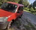 Красный Ситроен Берлинго, объемом двигателя 1.6 л и пробегом 310 тыс. км за 3500 $, фото 1 на Automoto.ua