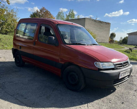 Красный Ситроен Берлинго, объемом двигателя 1.36 л и пробегом 357 тыс. км за 1400 $, фото 1 на Automoto.ua