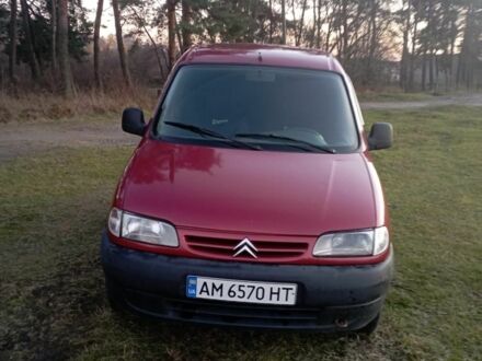 Красный Ситроен Берлинго, объемом двигателя 1.4 л и пробегом 400 тыс. км за 2000 $, фото 1 на Automoto.ua