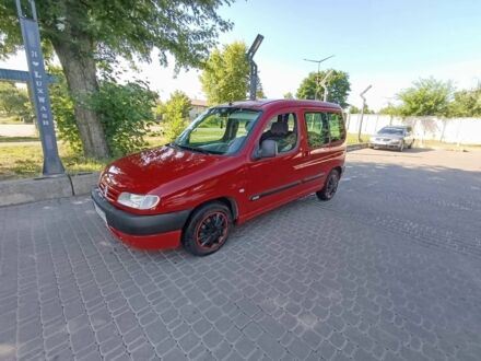 Ситроен Берлинго 2001 в Коростене на Automoto.ua Красный Ситроен Берлинго, объемом двигателя 2 л и пробегом 248 тыс. км за 3100 $, фото 1 на Automoto.ua